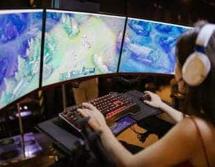 esports-games-w500-girl esports games w500 girl